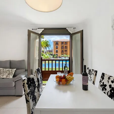 Tropical Oasis Retreat In Apartman *