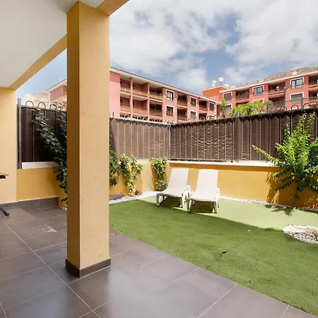 Tropical Oasis Retreat In Apartman